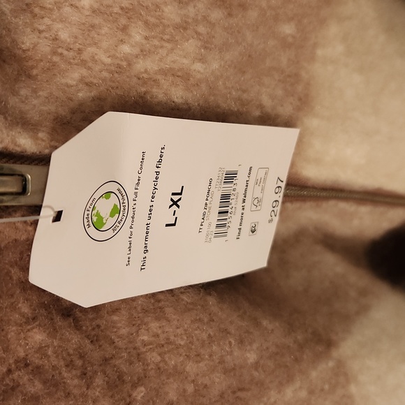 Ladies Poncho - Picture 4 of 6